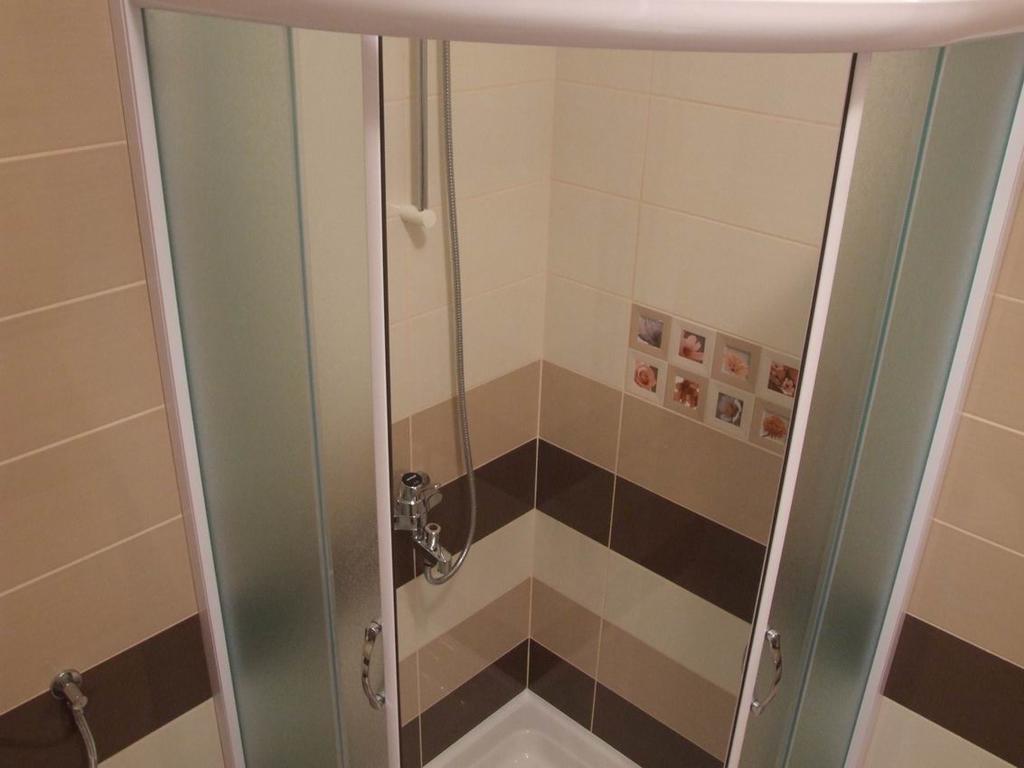 Villa Rosanda Apartments โตรกีร์ ภายนอก รูปภาพ