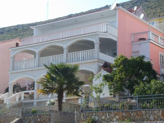 Villa Rosanda Apartments โตรกีร์ ภายนอก รูปภาพ